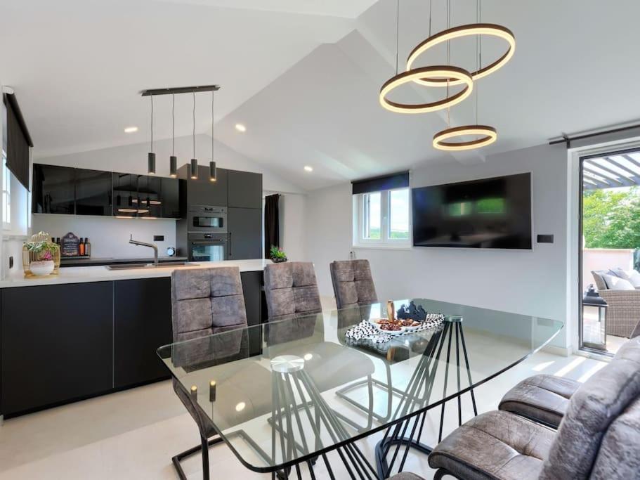 Rokvilla Apartment