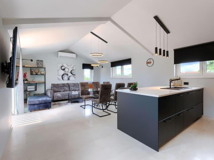 Rokvilla Apartmán *